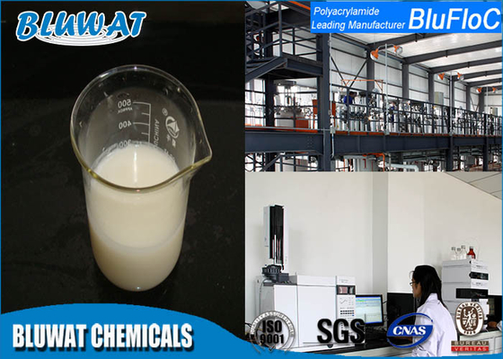 Água leitosa branca que refina a emulsão Cationic do Polyacrylamide dos produtos químicos