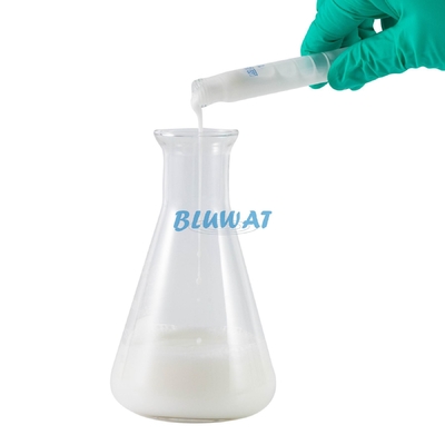 Floculante leitosos PAM Liquid Polyelectrolyte Settling Dewatering da emulsão do Polyacrylamide